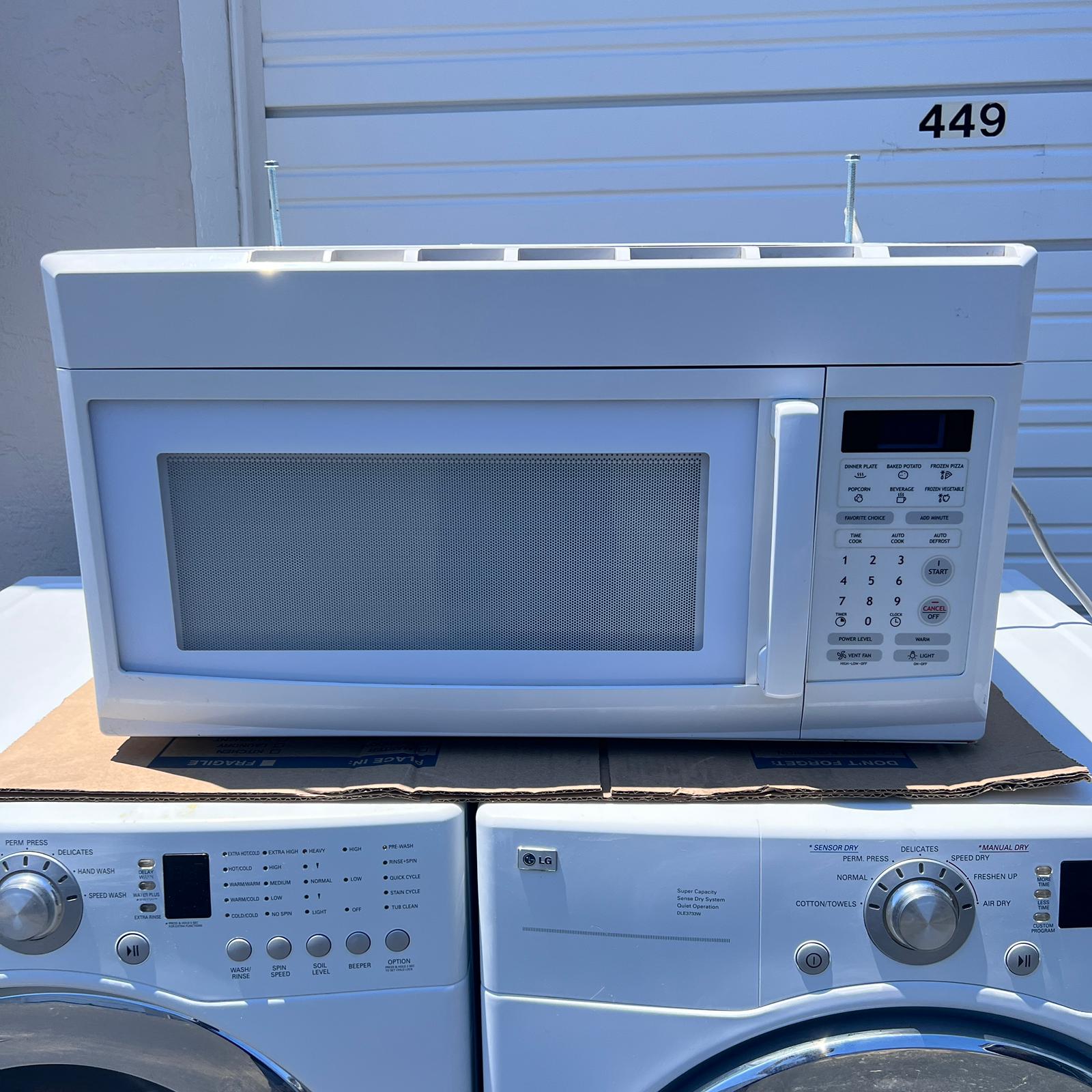 Magic Chef Over-the-Range Microwave Magic Chef Over-the-Range Microwave